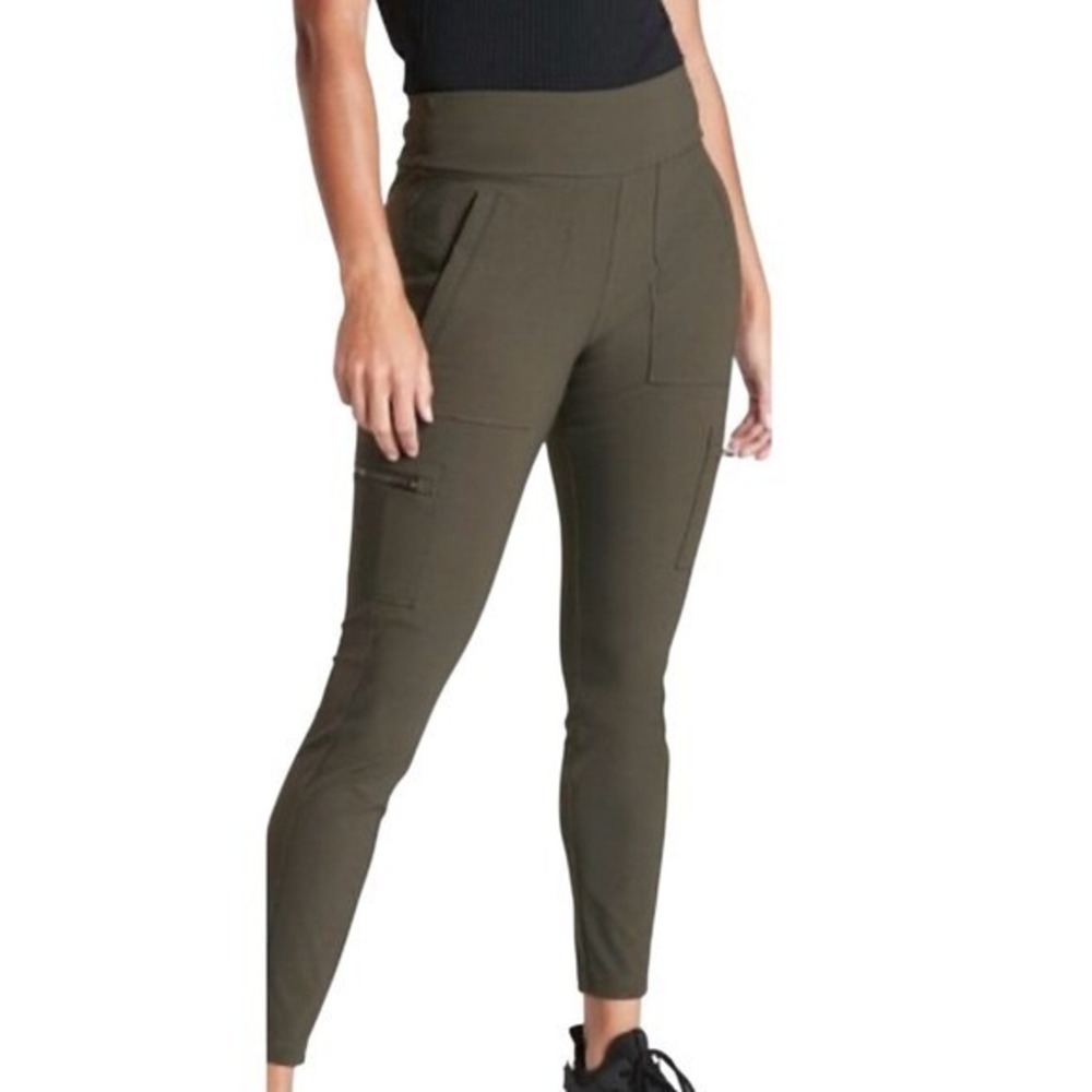 Athleta Headlands Hybrid Cargo Pants Size 4 Olive Green Hiking Travel